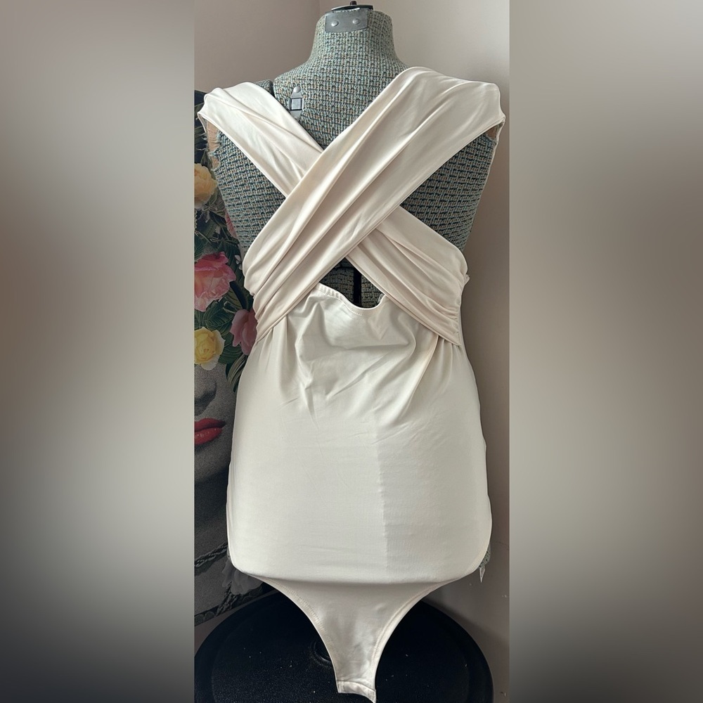 NWT CIDER OFF THE SHOULDER VERSATILE BODYSUIT XL Workhorse piece, offers options - Picture 9 of 12